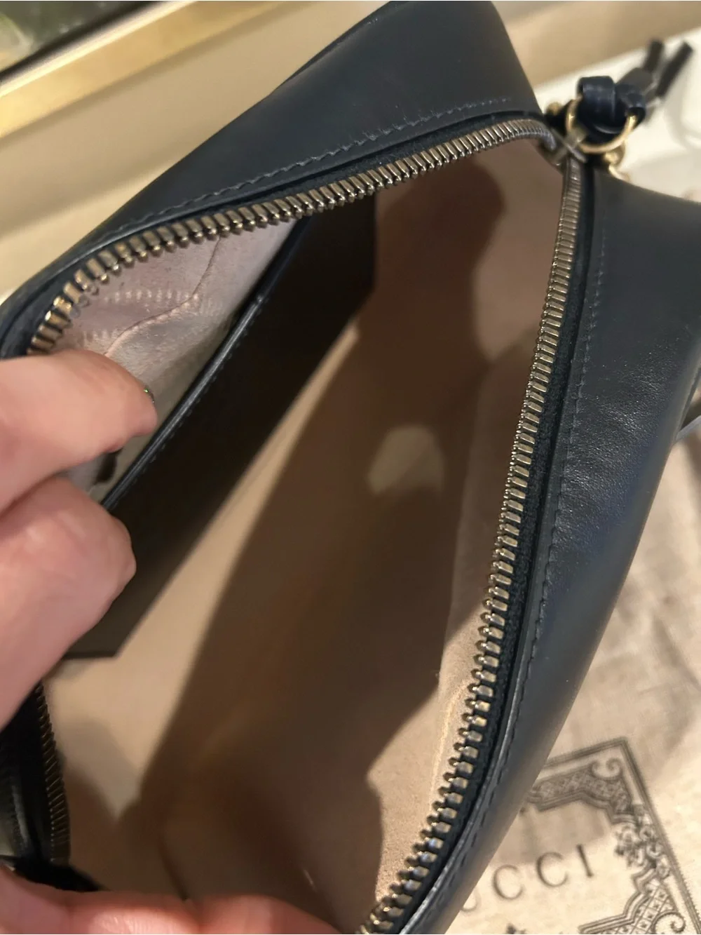 Gucci Black GG Marmont Leather Crossbody Bag - Picture 4 of 5
